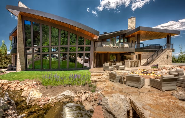 Mehlmann 3802-19a_E0E8277a_Ext Creekside with fire-1